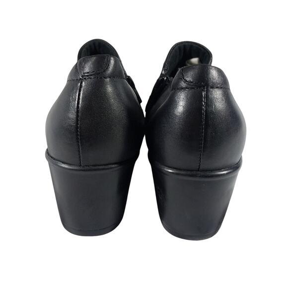 CLARKS! BLACK GENUINE LEATHER CRISS-CROSS FRONT W/BUCKLE COMFORT SHOES! SZ 8.5M - Picture 8 of 10
